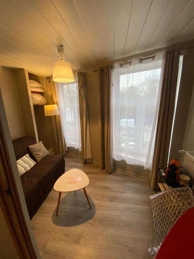Studios & Appartements Confortables Au Centre De Bourbourg - Gare A Proximite Exterior photo